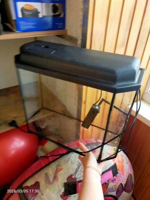 Продам фабричный аквариум.