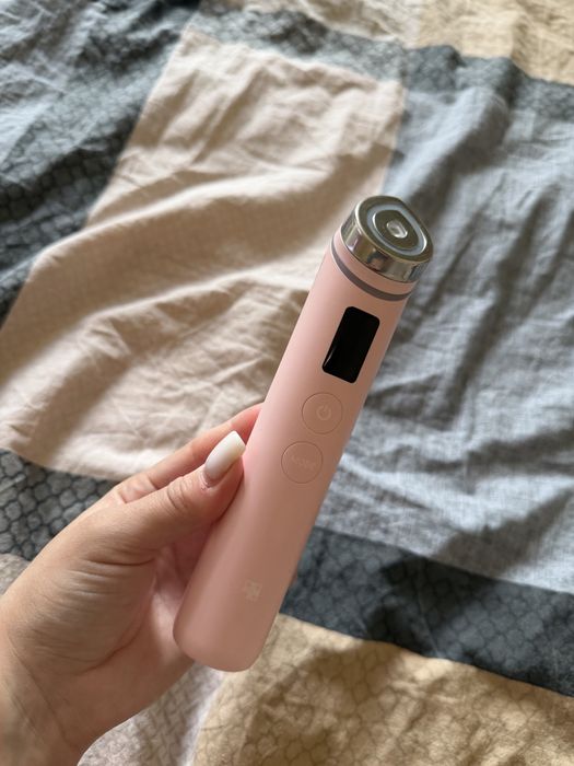 Medicube микротоковый массажер