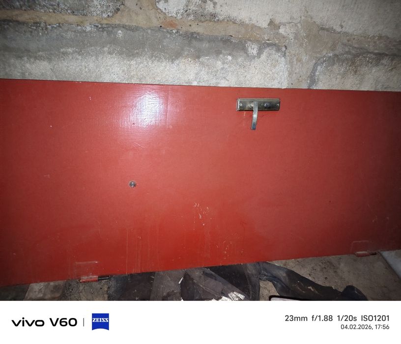 Продаю железный дверь