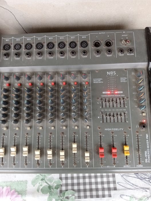 Mixer cu putere și boxe