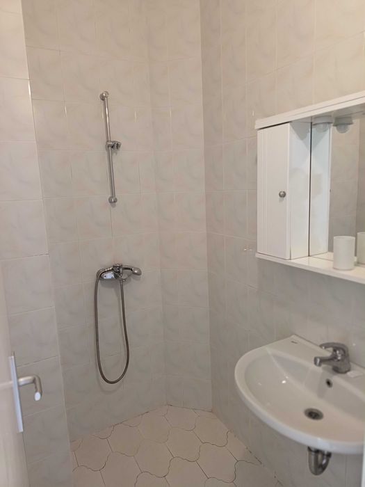 Дава се под наем Тристаен апартамент в Варна, Победа - 70 кв.м за 561 € - Снимка #3