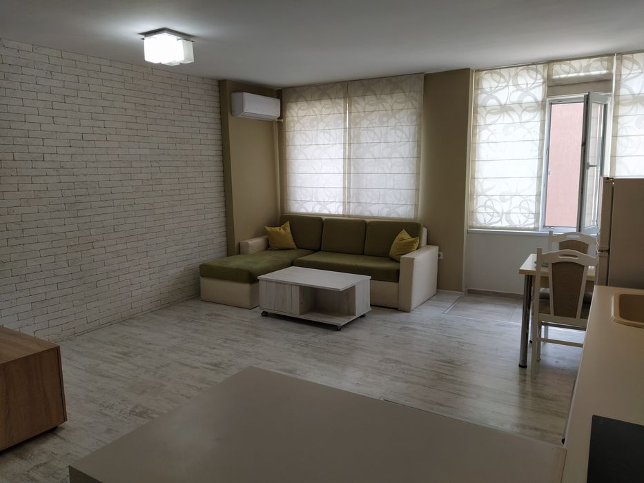 Тристаен Суперцентър