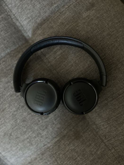 Наушник JBL срочно продаются