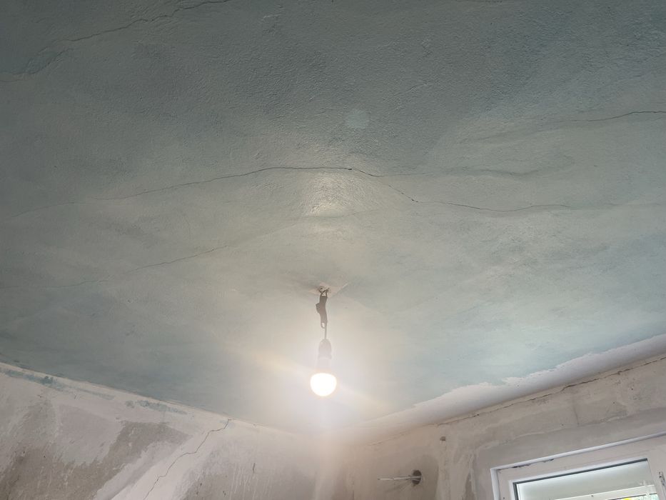 Вътрешни ремонти, обръщане на врати и прозорци, шпакловка, боядисване