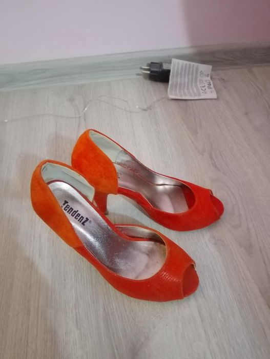 Дамски отворени обувки