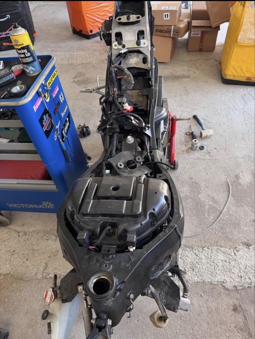 Suzuki gsxr 600 2007 на части