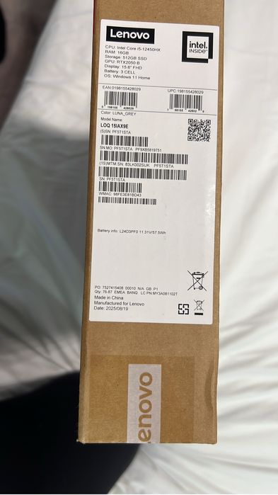 Laptop LenovoLOQ  15IAX9E 512 GB Nou, sigilat