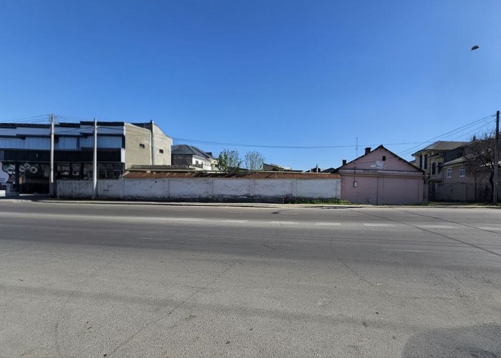 Вдоль дороги продаётся 4,5 сотки земля,участок Фаргона йули