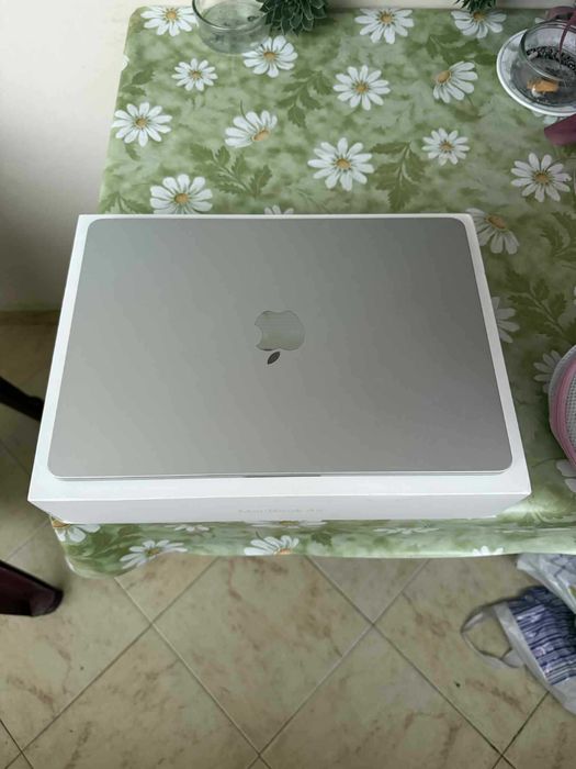 MacBook Air M2 13.6” 8GB RAM – Space Gray