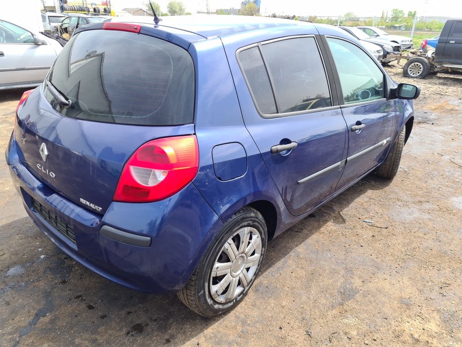 Dezmembrez Renault Clio 3 1.4 16v 1.2i Piese