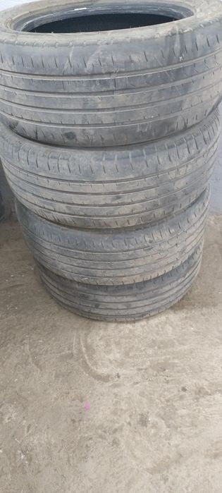 Продаю резину 235/55R17