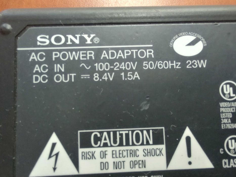Adaptor încarcator AC-L10B 8.4V 1.5A pentru SONY Hi8 Handycam Digital8