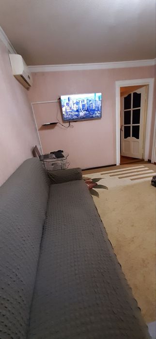 Ковёр б/ у в хорошем состоянии