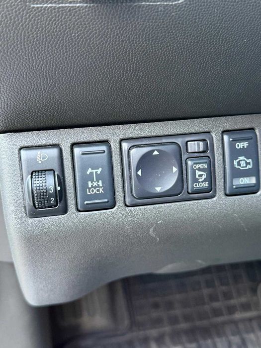 Nissan Navara D40 2.5 dCi 190 CP • 4x4 • 2011 • Impecabilă