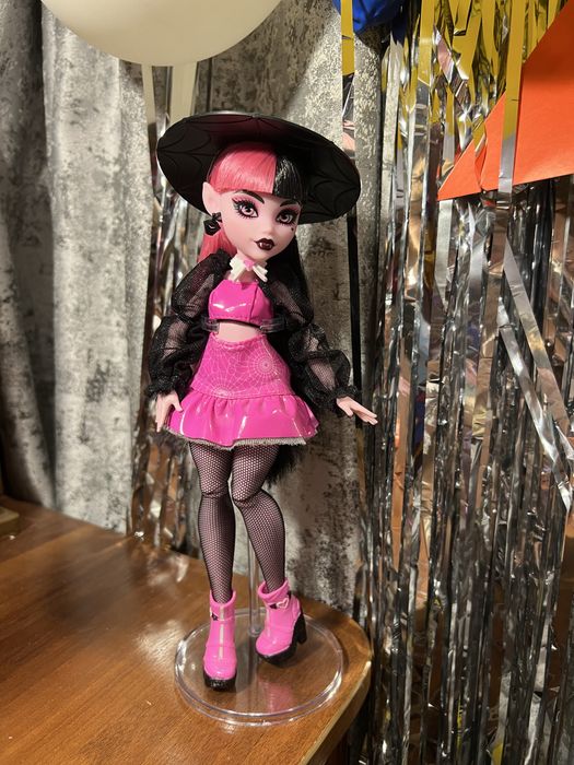Продам куклу Монстер Хай Дракулаура, Monster High