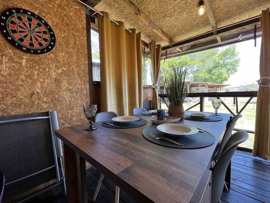 Каравана в къмпинг Китен