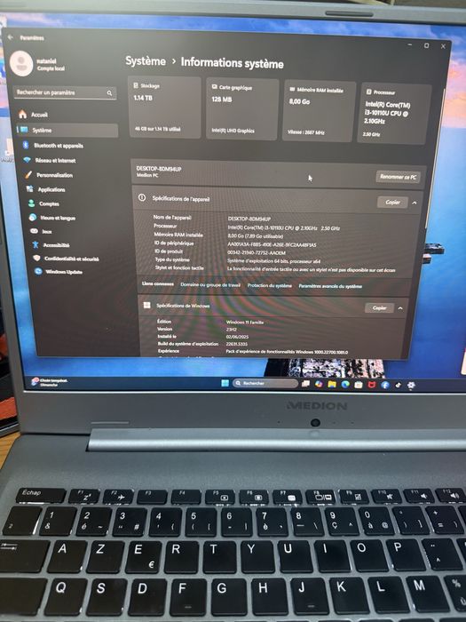 Laptop medion i3 1.14 TB