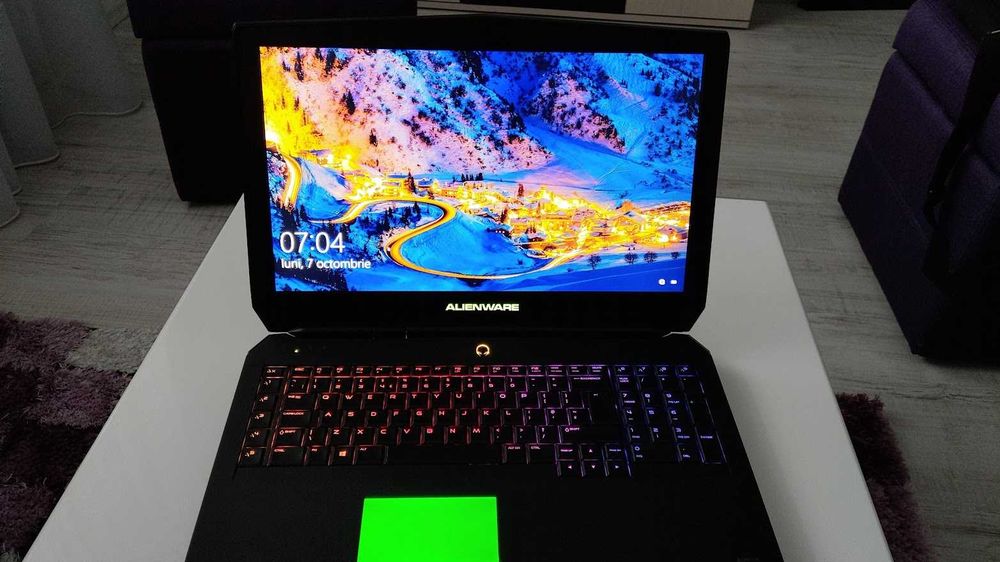 Dell Alienware 17 R2  i7, 16 GB ram, Nvidia Gtx 980,1xssd128gb,1xhdd2T