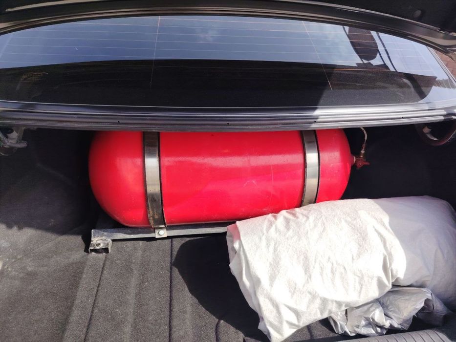 Jentra sotiladi zo’r mashina