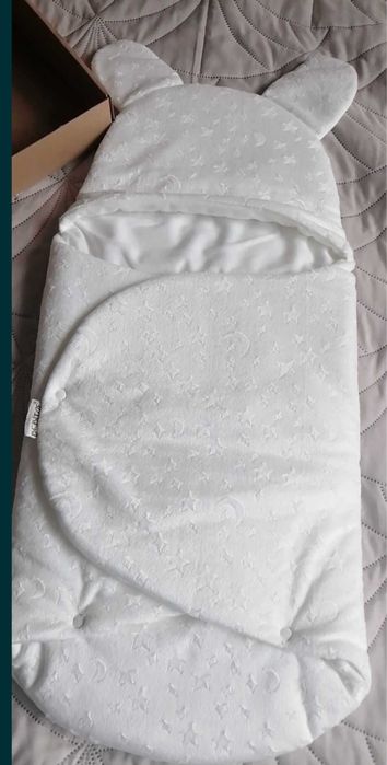 Порт бебе бял на звездички