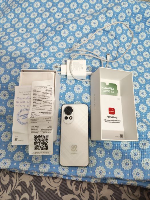 HUAWEI NOVA 13 (12/256)