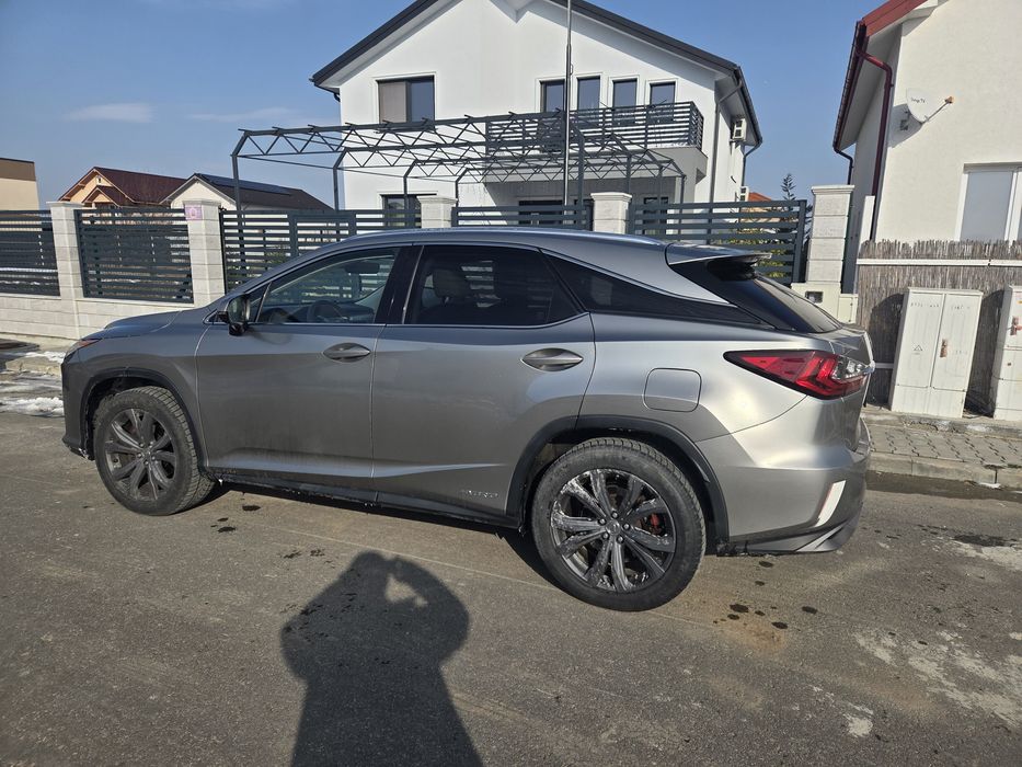Persoană fizică ofer spre vânzare Lexus RX 450 H  , hibrid  .
