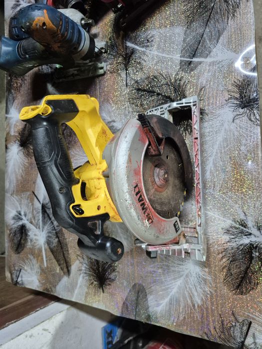 Circular Dewalt DCS 391 18V