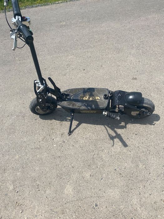 Vand trotinetă electrică 1600w motor 48v funcțională 500€
