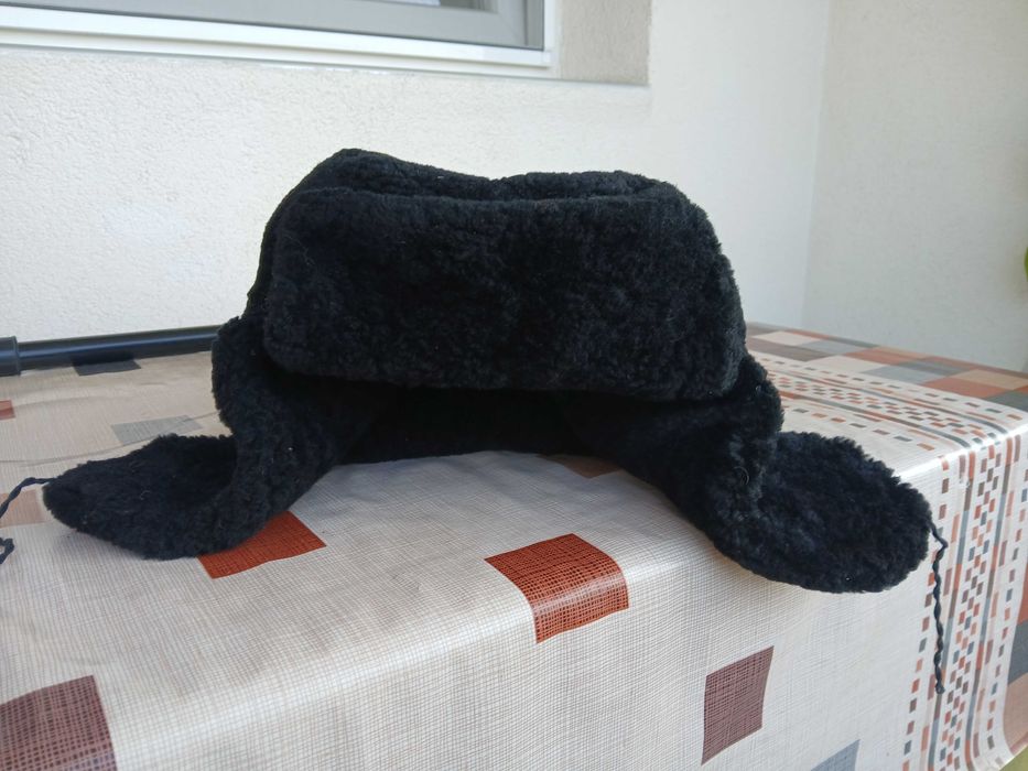 Зимна шапка тип ушанка