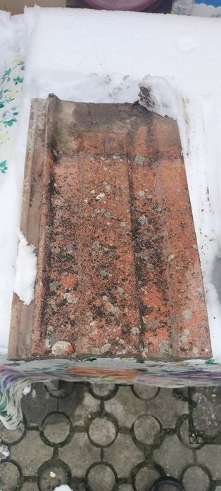 Tiglă folosita cu un cioc