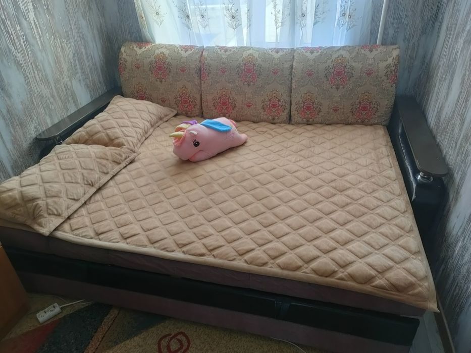 Диван двух спалка +