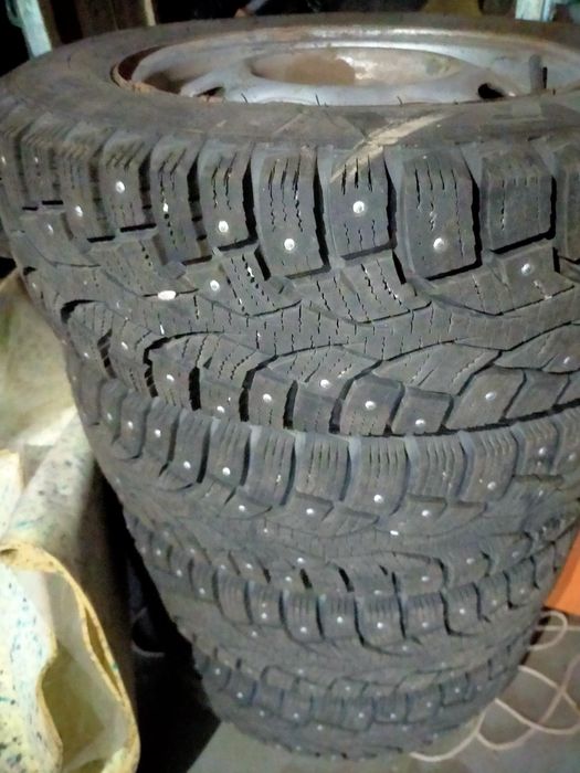 Колёса шипованные в сборе гольф 3