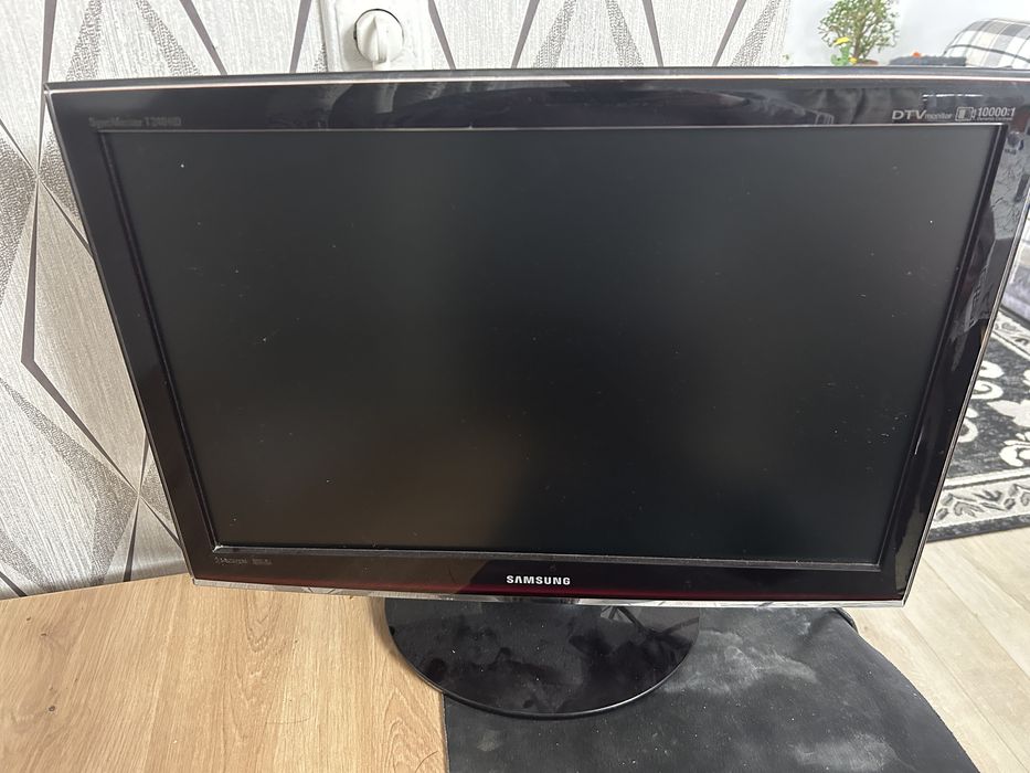 Tv Samsung t240hd