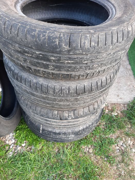 Vând anvelope an stare buna