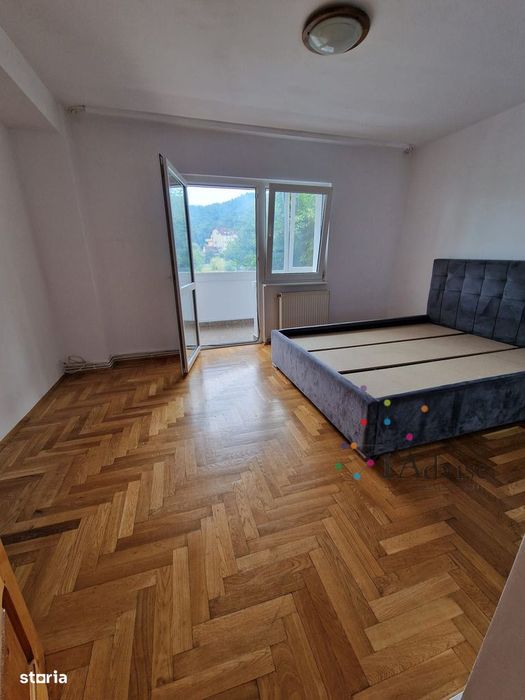Apartament spațios, decomandat, în cartierul Noua