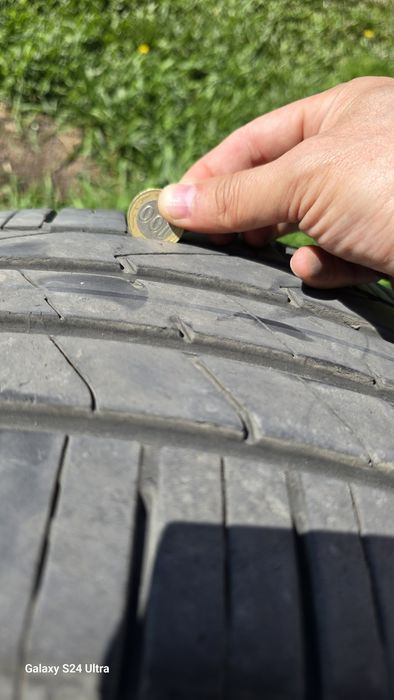 Продам шины 245/45/19