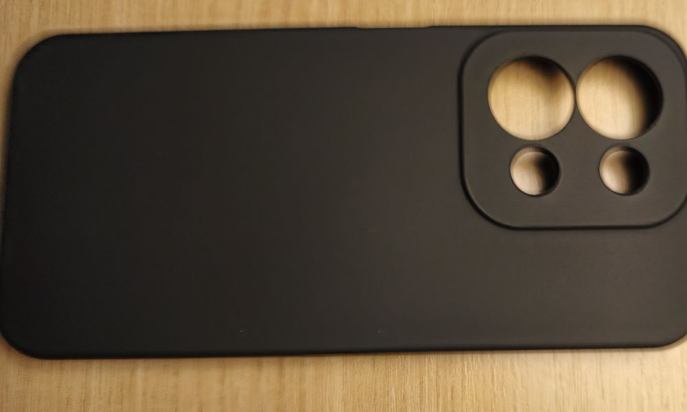 Продавам кейс за Xiaomi 15 C