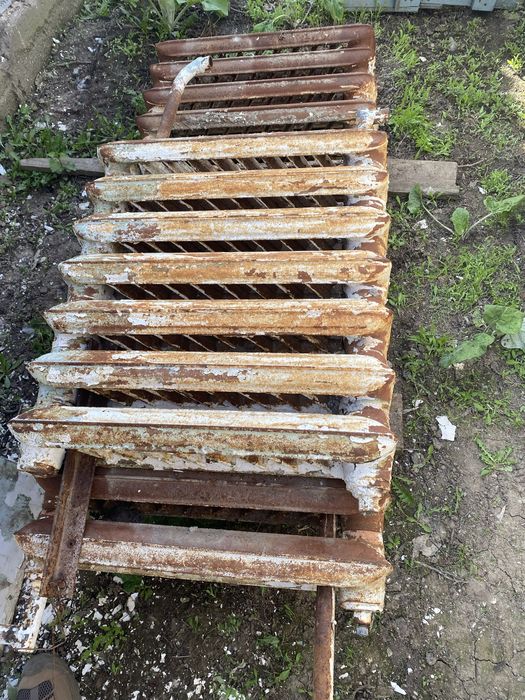 Чугунные радиаторы (секции батареи), б/у