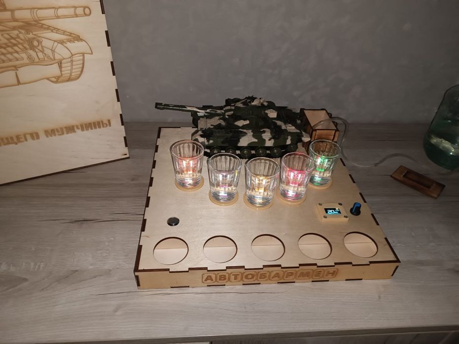 Автобармэн напитков