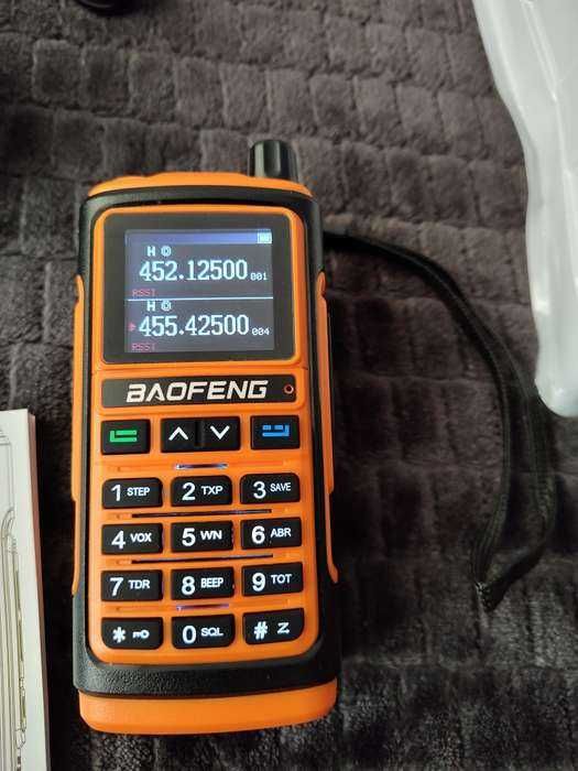 SET 2 stații Baofeng UV-17 PRO V2 5 W Lanterna