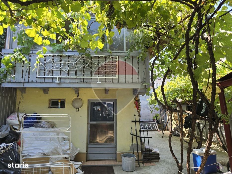 Casă / Vilă cu 4 camere de vânzare în zona Prelungirea Ferentari