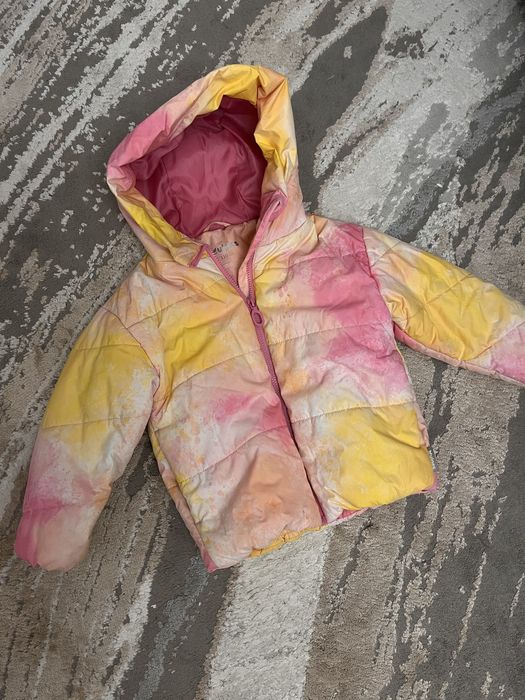 Продам куртки на девочку