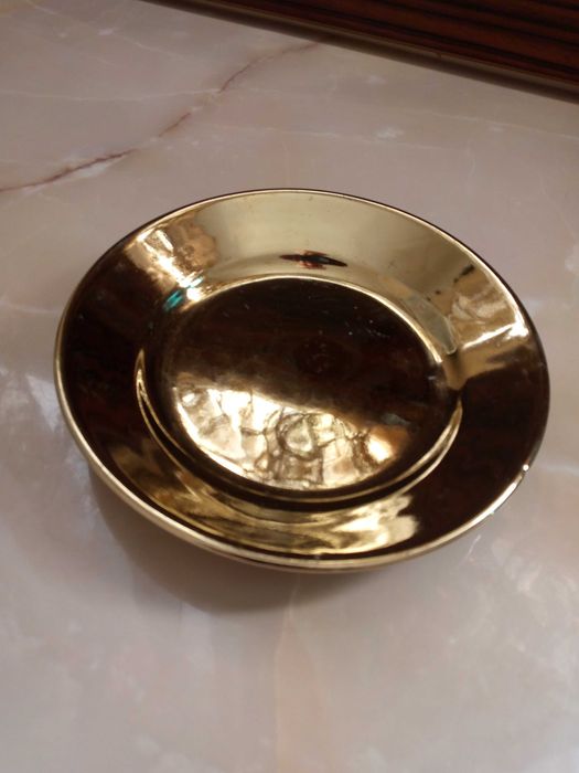 "Золотая" тарелка, фарфор покрытый золотом.Цена 30 тыс сумов