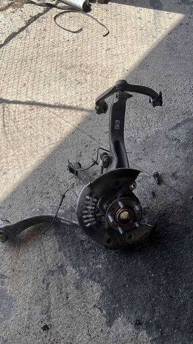 Fuzeta stanga  dreapta fata Jaguar F-Pace 2.0 D 204DTH si alte piese