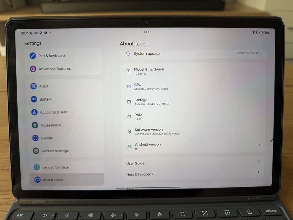 Vând Tabletă Lenovo Idea Tab 11" în garanție cu tastatură + încă o husa folio
