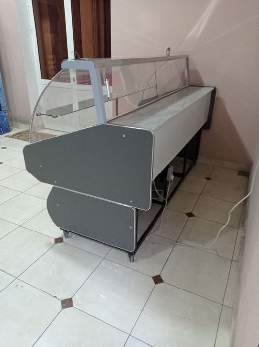 Витриьни холодильник