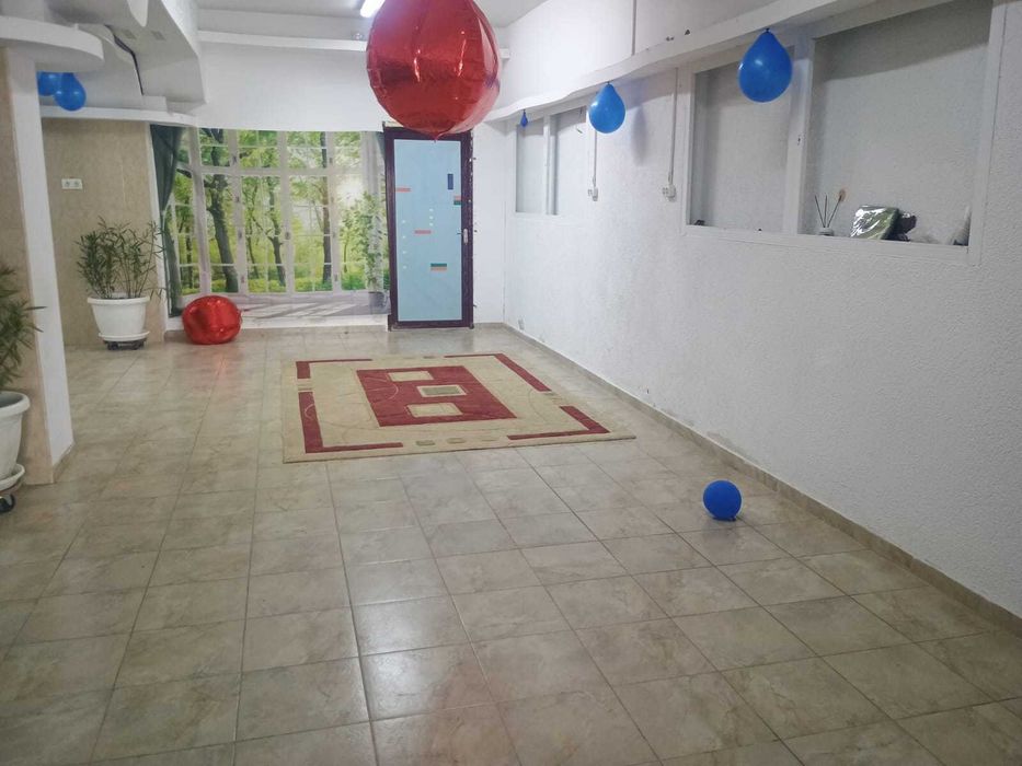 Spatiu amenajat cu diferite facilitati pt petreceri private,petreceri de firma,cursuri,seminarii,sala conferinta sau prezentari,studiou foto -video