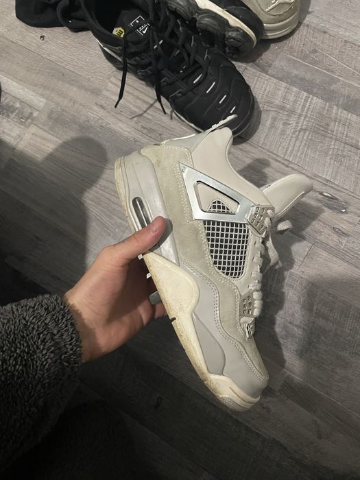 Jordan 4 frozen moments