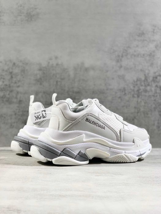 Adidasi Balenciaga Triple S Calitate Premium