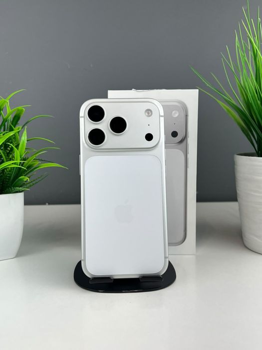 Телефон Apple iPhone 17 Pro 256GB